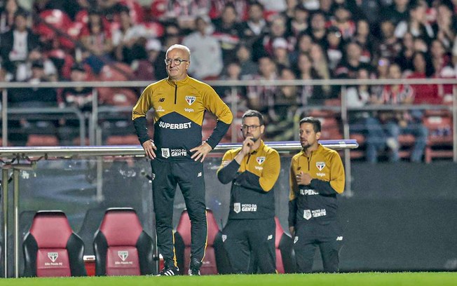 Técnico vive momento difícil no São Paulo
