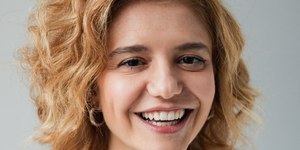 Erica Montanheiro vive mãe de Elize em fenômeno da Netflix