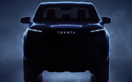 Toyota Hilux a hidrogênio terá 400 km de alcance e chega em 2028