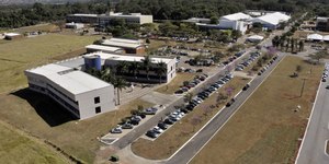 Alunas denunciam professores da UFG por assédio e tomam faculdade