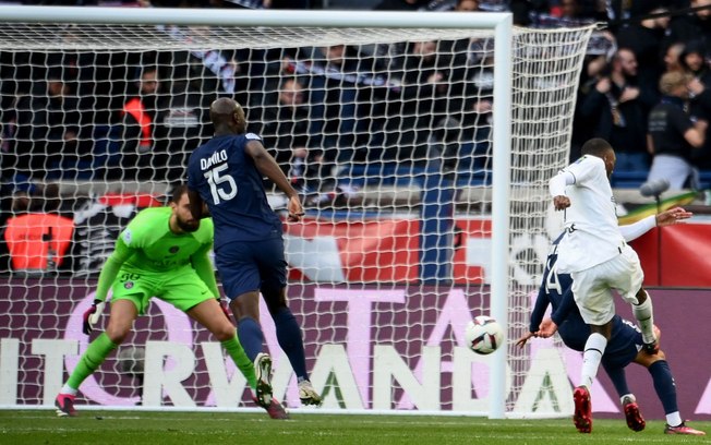 PSG frustra a sua torcida: perde em casa para o Rennes