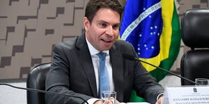 Câmara suspende ação no STF contra Ramagem por tentativa de golpe