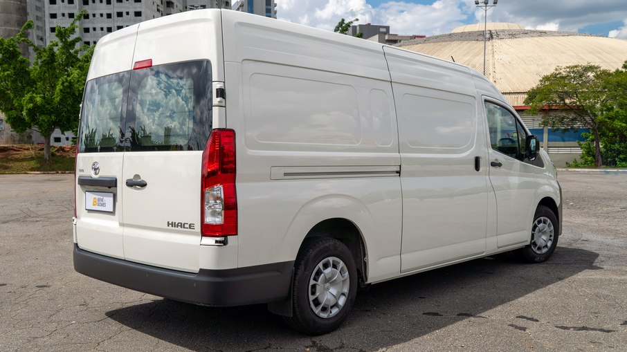 Toyota Hiace AT DX