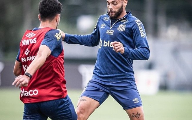 Treino do Santos: Carille esboça prováveis time