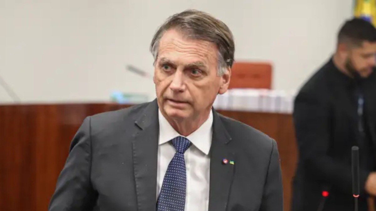 Bolsonaro tem 24h para explicar quebra de cautelar ou será preso