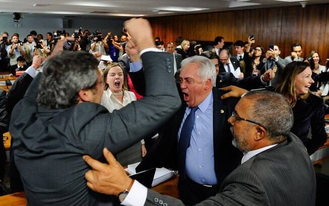 Senadores da oposição ao governo Temer comemoraram rejeição da proposta de reforma trabalhista na CAS