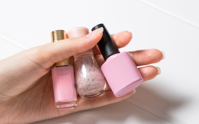 Esmalte rosa claro: 9 ideias de unhas para você se inspirar