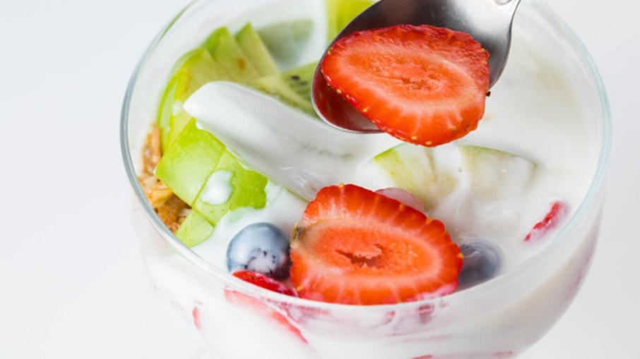 Salada de frutas com iogurte