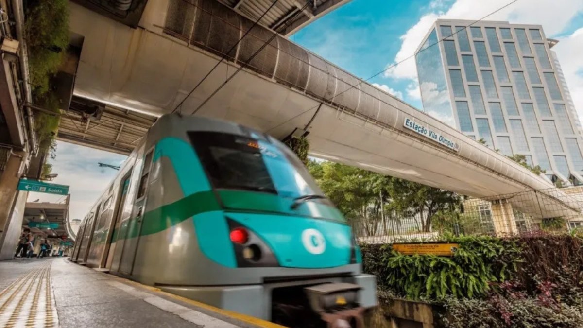Trem da Linha 9-Esmeralda, da ViaMobilidade Trem da Linha 9-Esmeralda, da ViaMobilidade