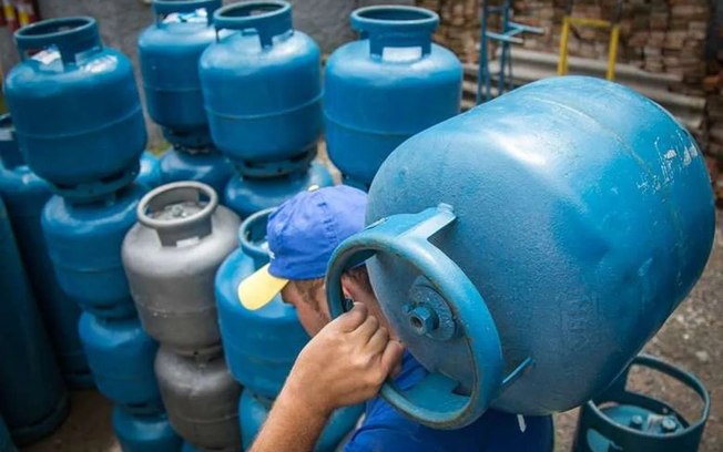 Governo Federal anuncia gás de cozinha gratuito para 17 milhões de famílias Governo Federal anuncia gás de cozinha gratuito para 17 milhões de famílias