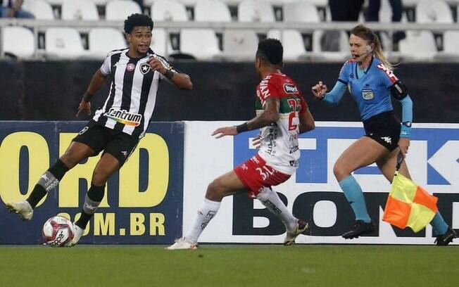 Botafogo pode perder pontos na Série B pela denúncia no STJD? Advogado explica ao L!