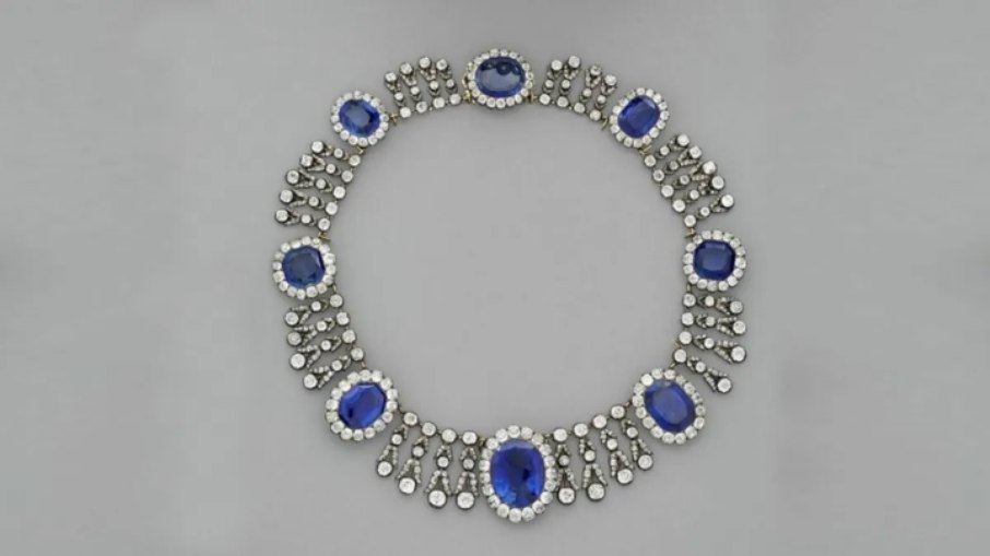 Colar do conjunto de joias da rainha Maria Amélia da França e da rainha Hortense Colar do conjunto de joias da rainha Maria Amélia da França e da rainha Hortense