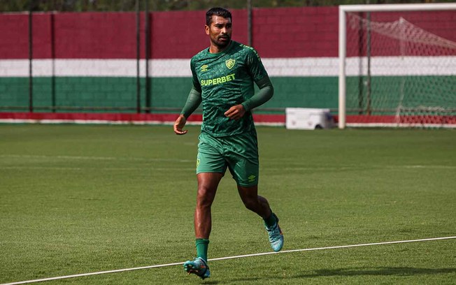 Thiago Santos está entre os relacionados do fluminense para duelo pela Copa do Brasil 