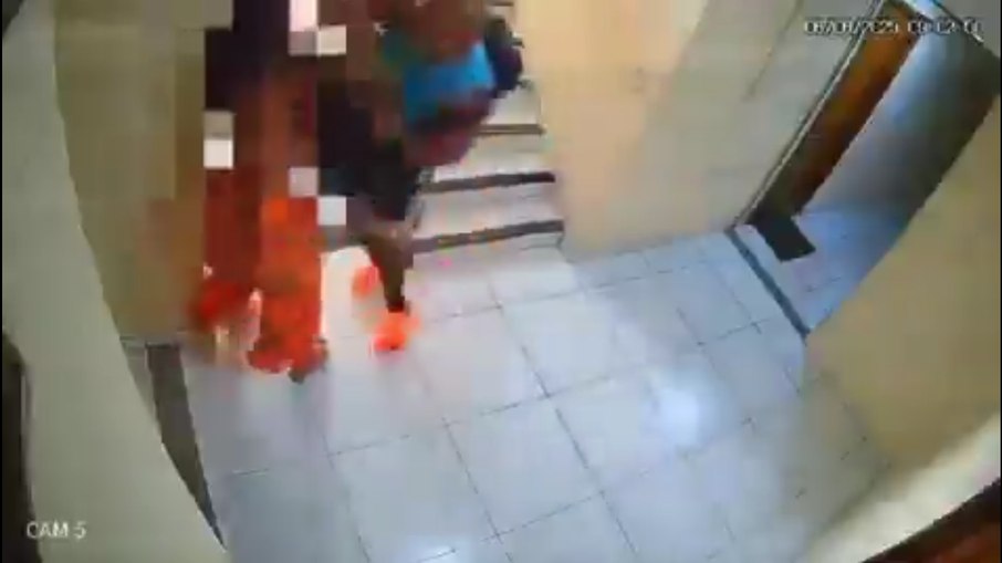 Homem ignora medida protetiva e agride ex-mulher no RJ Homem ignora medida protetiva e agride ex-mulher no RJ