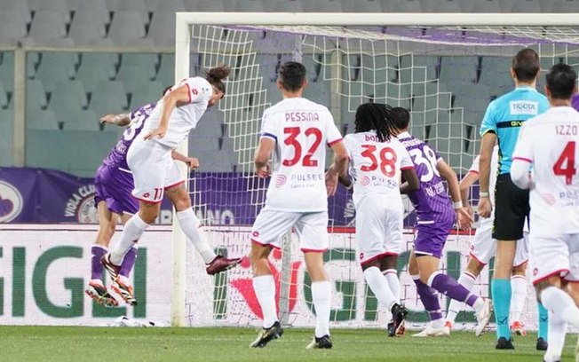 Monza saiu na frente, com Drujic. Fiorentina, porém, virou