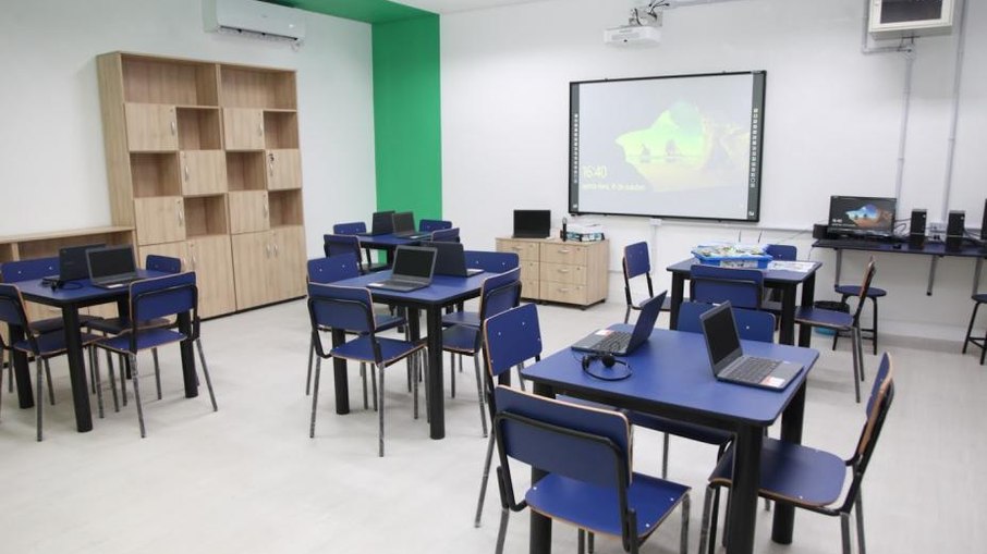 Alunos estudam na Unidade Municipal Escolar Emília Maria Reis Alunos estudam na Unidade Municipal Escolar Emília Maria Reis
