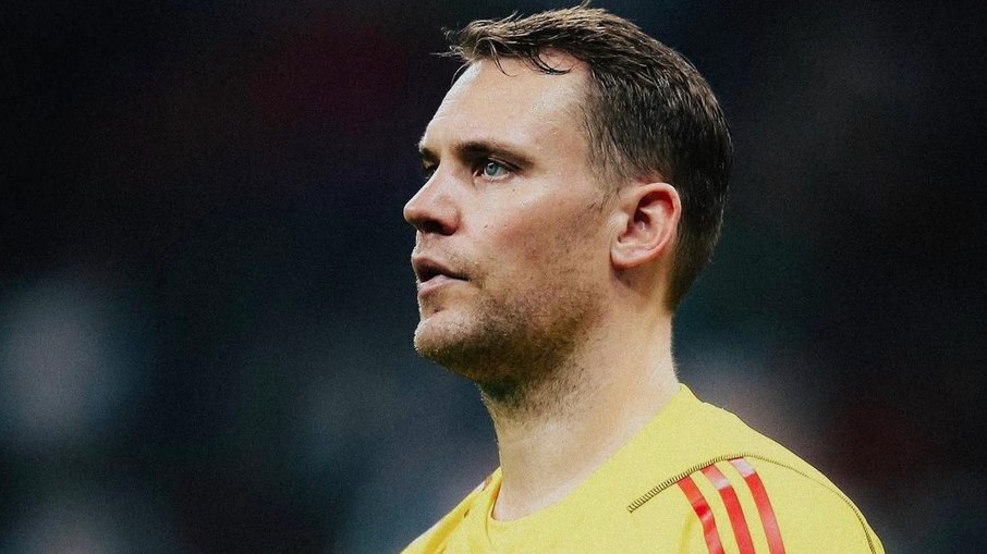 Neuer retorna de aposentadoria para sua última aparição com a camisa alemã