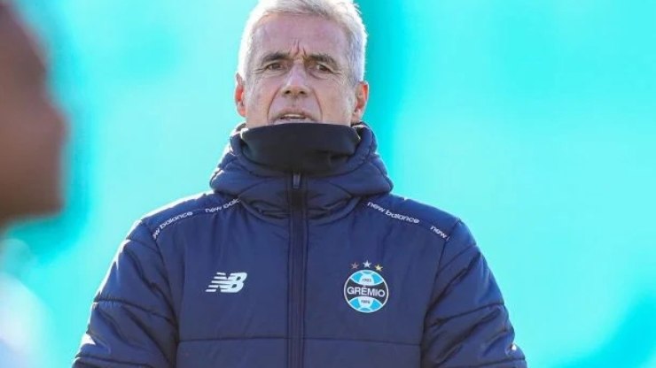 Gr%C3%AAmio%20demite%20Lu%C3%ADs%20Castro%20ap%C3%B3s%20nova%20derrota%20no%20Brasileir%C3%A3o