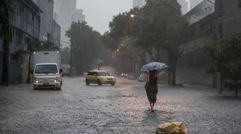 Inmet%20alerta%20para%20chuvas%20intensas%20em%2017%20estados%20neste%20s%C3%A1bado%20(22)