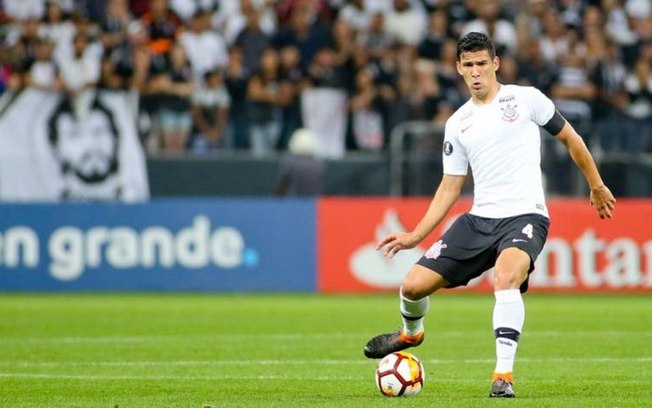 Corinthians tem semana decisiva para firmar retorno de Balbuena