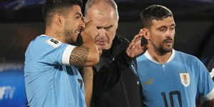 Líderes do Uruguai cobram Bielsa e exigem mudanças contra Espanha