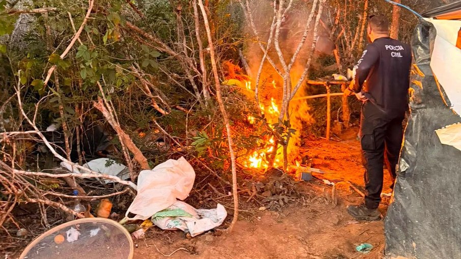 Polícia acha 1,5 tonelada de maconha em apuração de mortes
