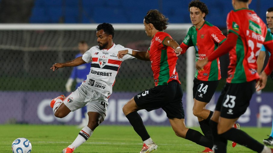 São Paulo e Boston River se enfrentam nesta terça-feira (26)
