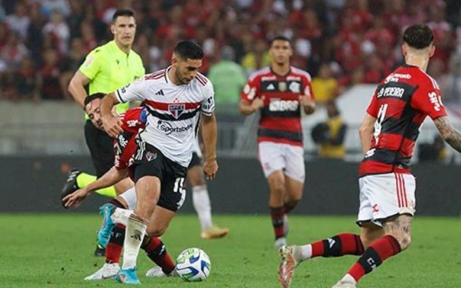 Dorival critica arbitragem após empate contra o Flamengo