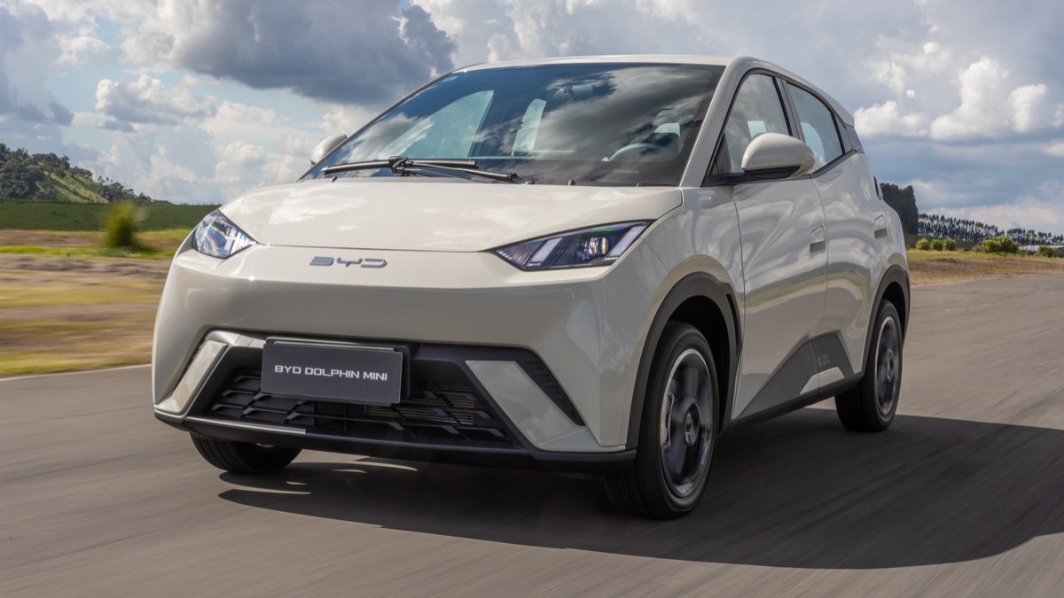 BYD Dolphin Mini foi o carro mais vendido no varejo em fevereiro