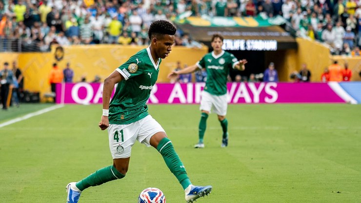 Estêvão avalia empate do Palmeiras e diz: 