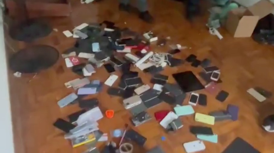 Polícia apreende celulares roubados na região central de São Paulo