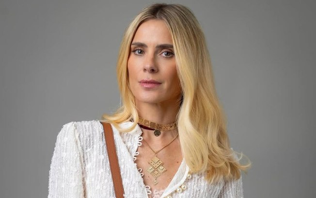 Carolina Dieckmmann altera grafia de sobrenome e explica o porquê