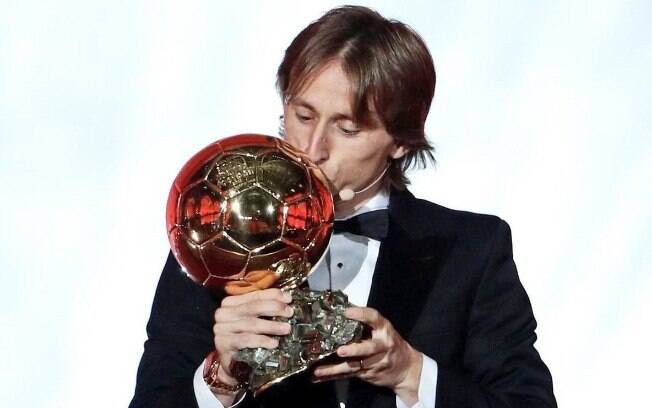 Modric conquistou a primeira Bola de Ouro de sua carreira