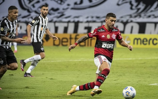 Flamengo enfrenta o Atlético-MG a fim de quebrar escrita da 'geração de 2019'