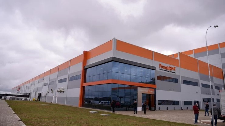 PremieRpet contrata! Currículos para produção, expedição e PCD nesta quinta-feira (25)