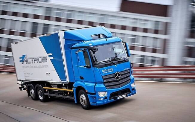 A Daimler-Benz apresentou os protótipos de sua nova linha de seus caminhões elétricos e movido a hidrogênio