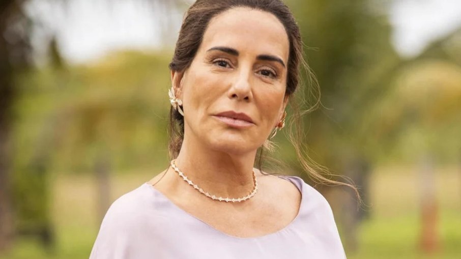 Gloria Pires interpreta Irene, em 'Terra e Paixão' (TV Globo)