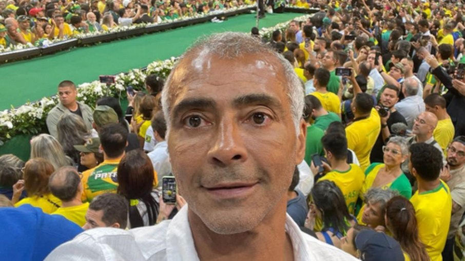 Romário participou da convenção do PL