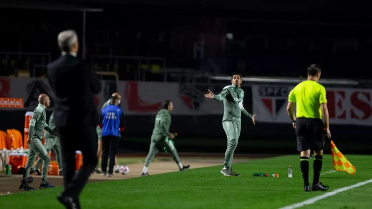 Choque-Rei: gentileza de Crespo contrasta com "rabugice" de Abel