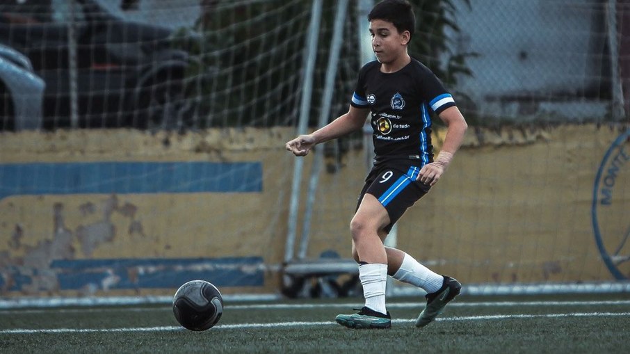 Fred iniciou sua jornada no futebol aos três anos Fred iniciou sua jornada no futebol aos três anos