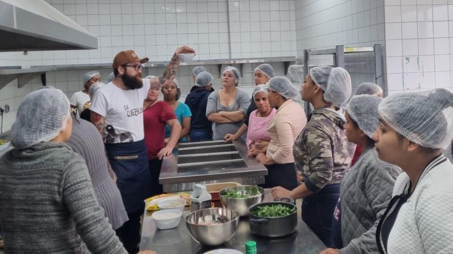 Restaurante Baccarelli celebra formatura do curso Cozinha Profissional em Heliópolis