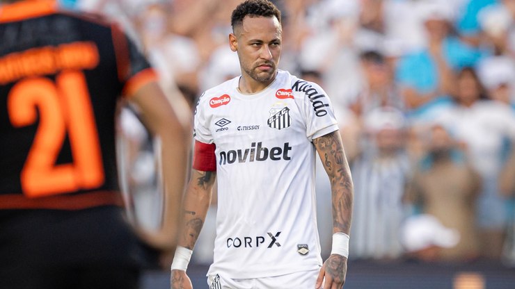 Neymar critica gramado após empate entre Santos e Corinthians