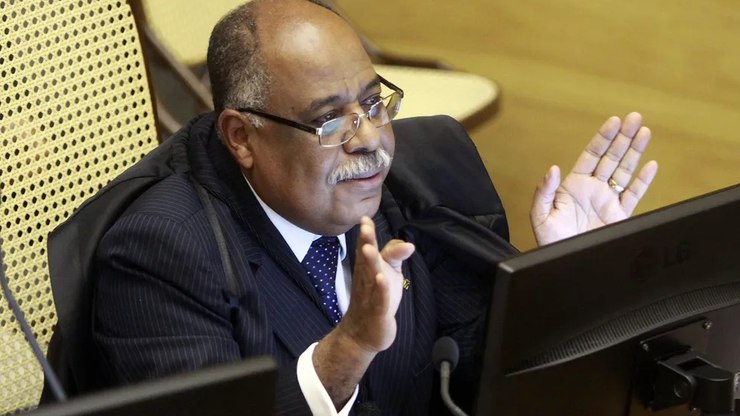 PF revela mensagens de ministro do STJ a Vorcaro: À disposição