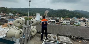 Defesa Civil emite alerta extremo e aciona sirene no Guarujá (SP)