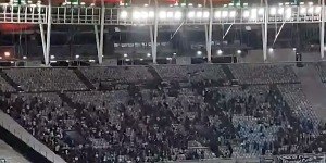 Confronto torcida do Lanús e PM no Maracanã; veja imagens