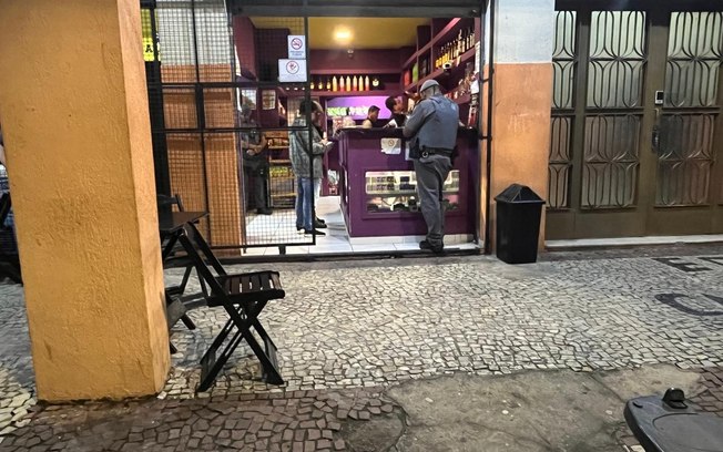 Operação fecha estabelecimento por falta de higiene em blitz contra bebidas adulteradas