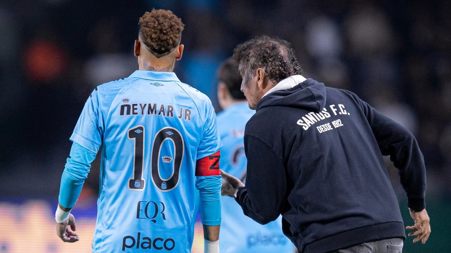 Neymar e Cuca em jogo contra o Coritiba Neymar e Cuca em jogo contra o Coritiba