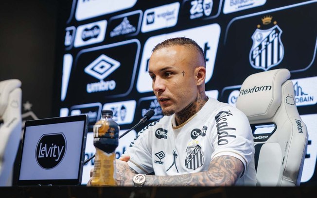 Cebolinha não pode atuar na Sul-Americana e tem multa contra o Flamengo Cebolinha não pode atuar na Sul-Americana e tem multa contra o Flamengo