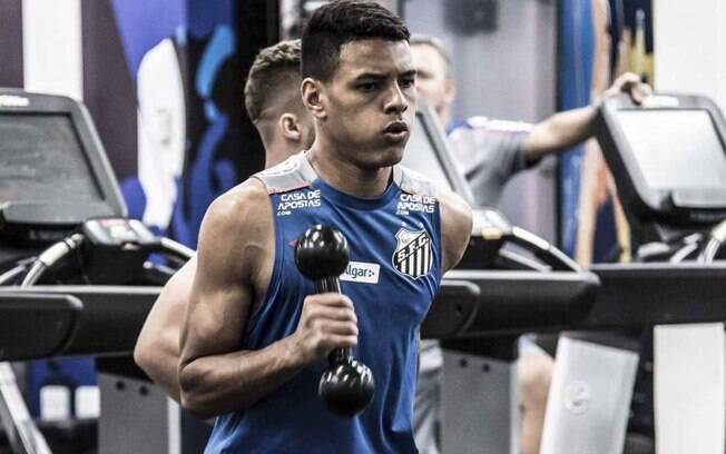 Após perder Marinho, Santos inscreve o atacante Tailson na lista A do Campeonato Paulista