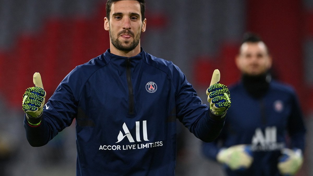 Goleiro do PSG, Sérgio Rico saiu do coma e não está mais sedado